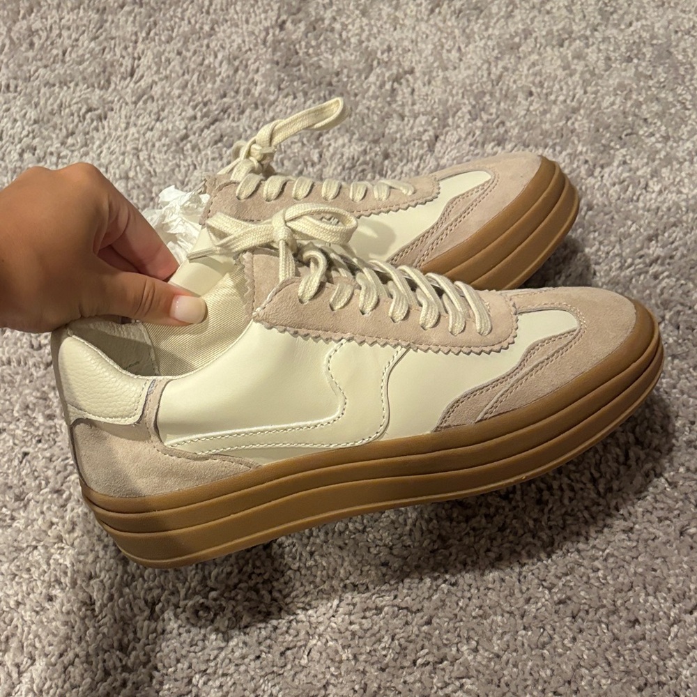 Dolce Vita sneakers